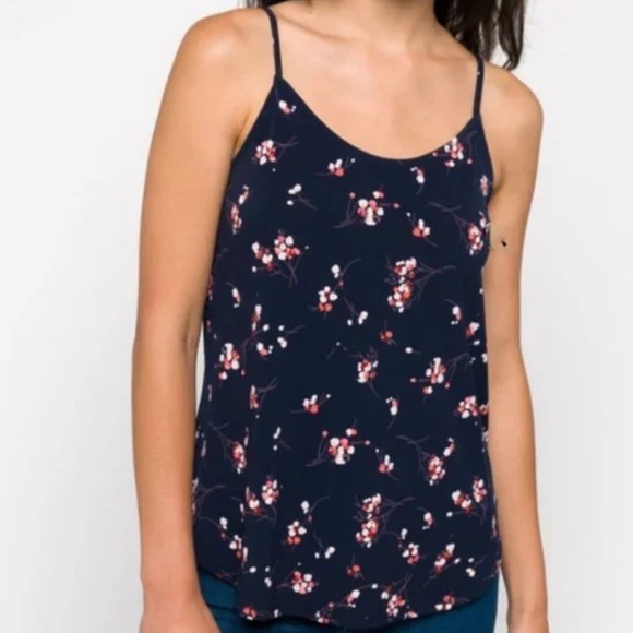 Stitch Fix Kaileigh criss cross back detail medium tank top - woman’s - Picture 1 of 6